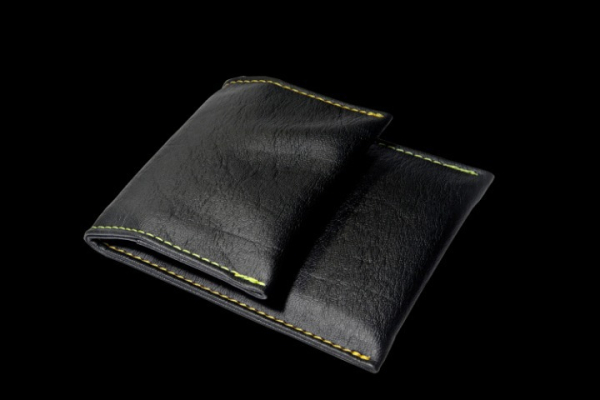 STALIN PhoneBag Kunstleder Small schwarz mit gelben Nähten